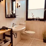 Stylisches Modernes Apartment, Sauna Und Wellness Lage